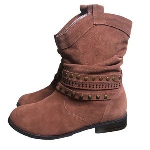 Twiggy London | brown suede boho boots